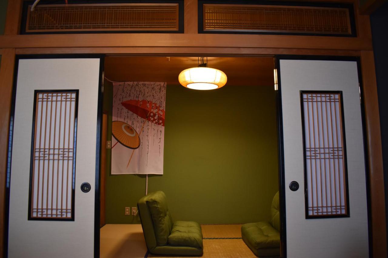 Cheaper For 6Th & 7Th Guest 市街地中心部 一棟貸しの宿 Guest House Don'S Home Takayama  Eksteriør billede